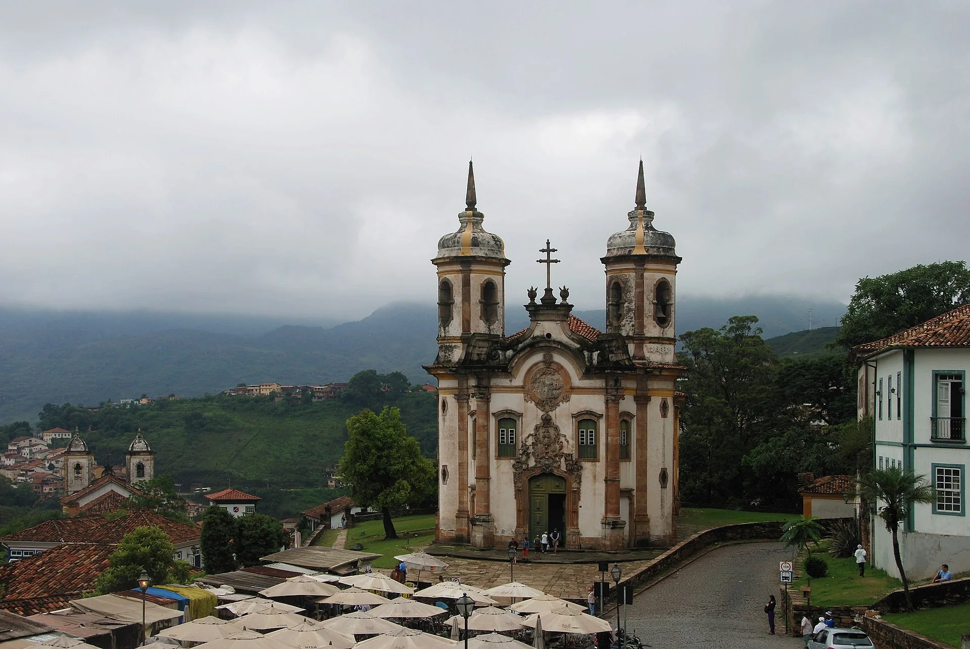 a arquitetura histórica da encosta de Ouro Preto no sudeste do Brasil.