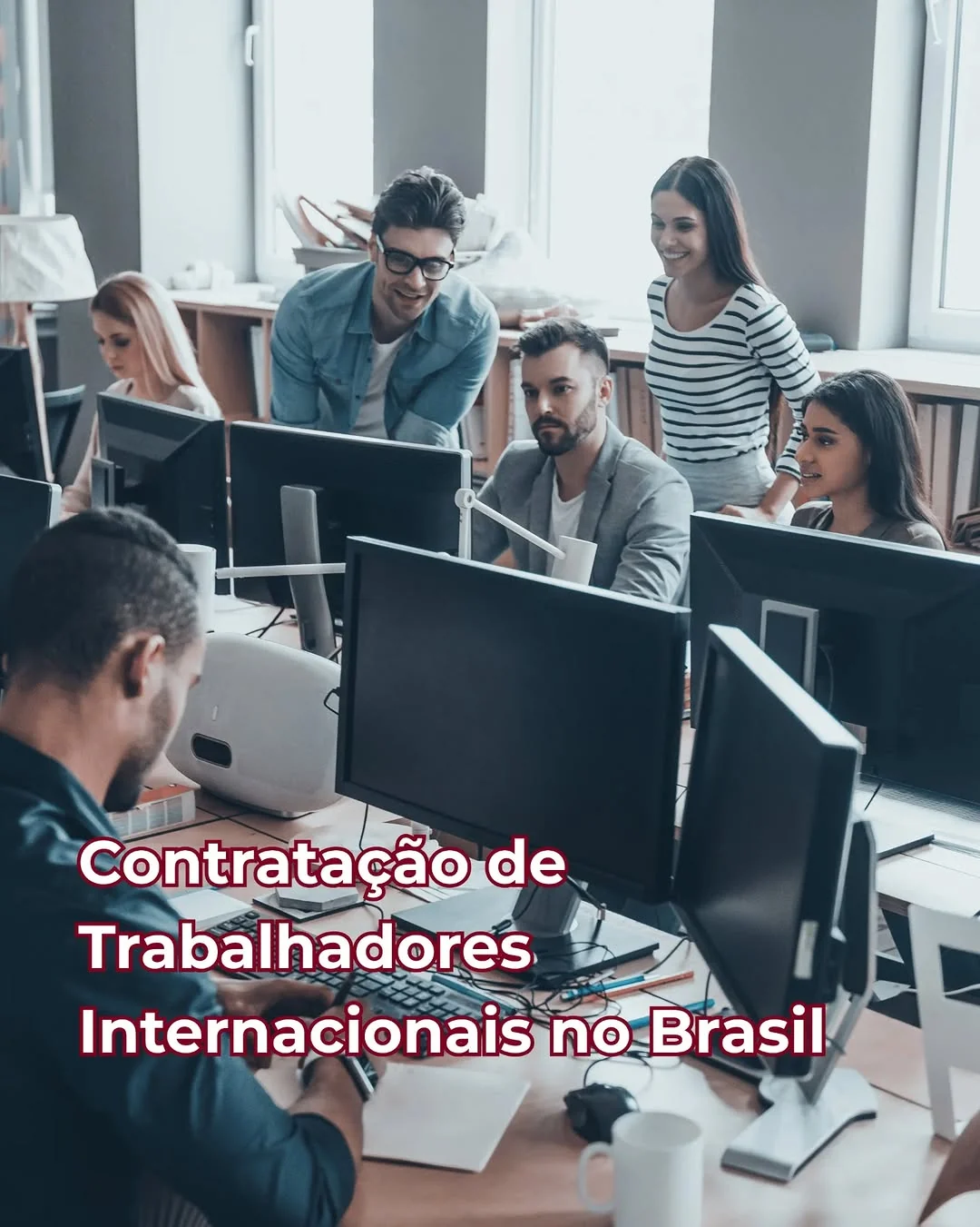 Empresas e pessoas físicas no Brasil podem contratar estrangeiros por meio de emprego formal