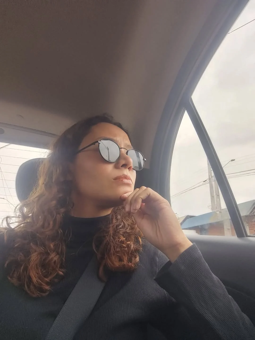 Por trás de cada visto há uma vida inteira de expectativas, lembranças e sonhos